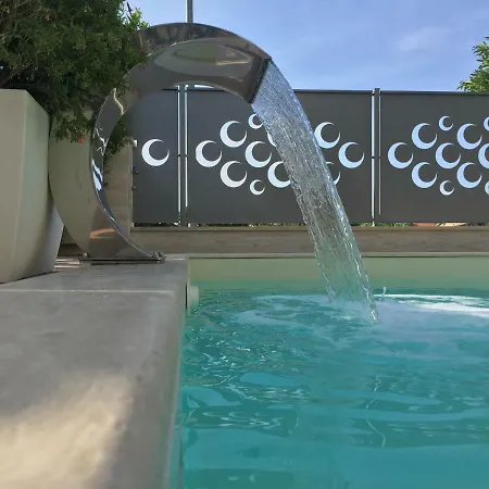 3 Oblo Apartment *